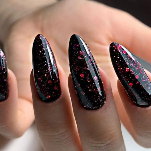 Какие преимущества использования цветных баз в дизайне ногтей. Как выбрать базу для гель-лака?