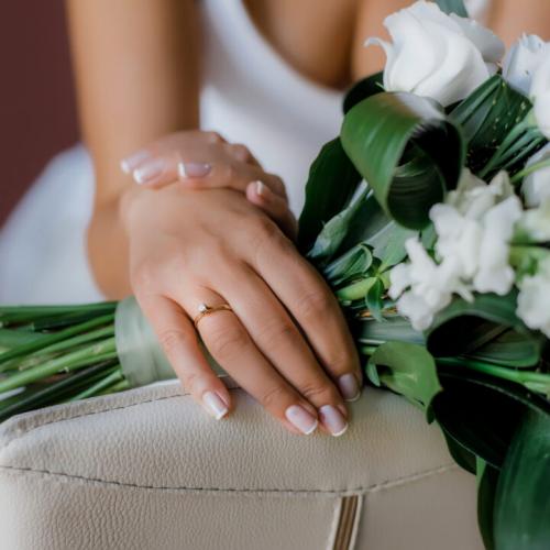 Какие преимущества использования цветных баз в дизайне ногтей. Как выбрать базу для гель-лака?