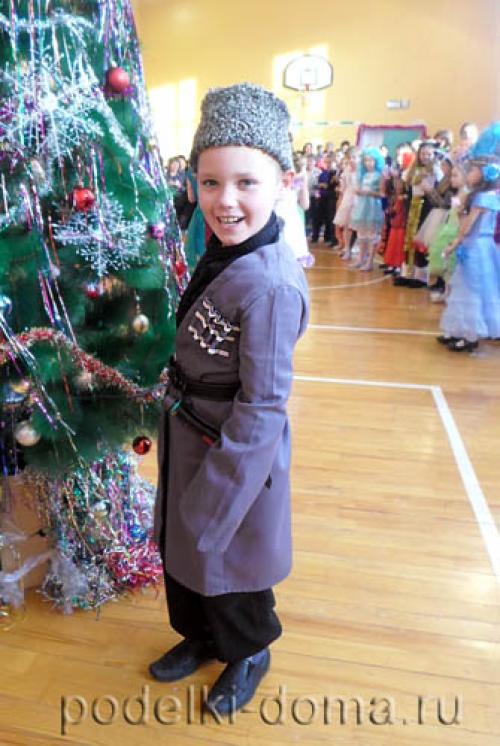 Костюмы на новый год своими руками. Новогодние костюмы своими руками 06