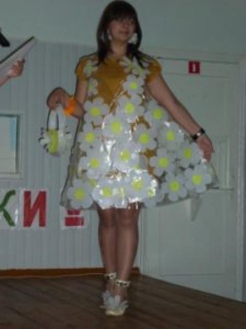 Костюмы своими руками из подручных средств для детей. Костюмы из бросового материала