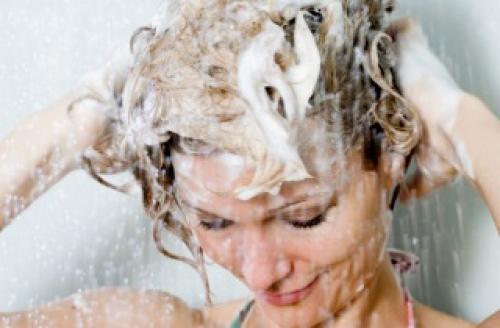 Как смыть осветляющую краску с волос. Как быстро смыть краску с волос