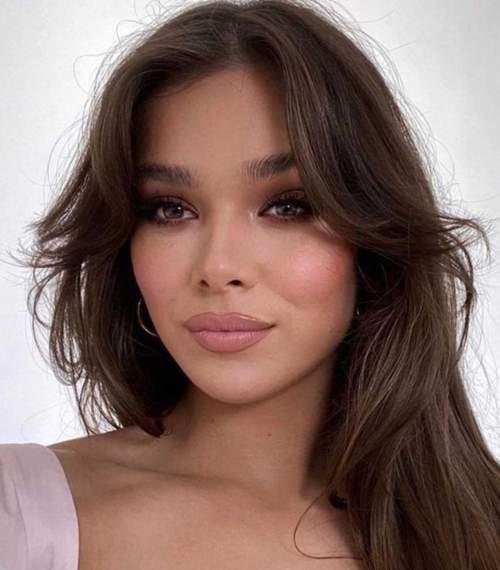 Челка шторка 2023 с актуальными стрижками: фото, тренды