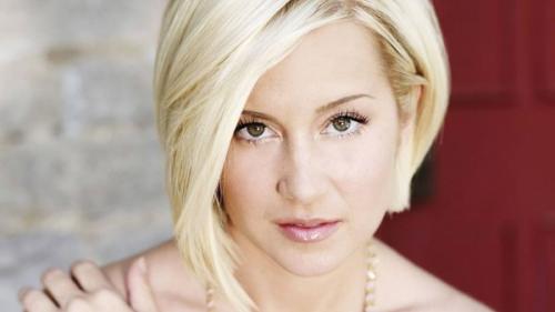 Прямая челка- кому она подходит. Прямая челка: 20 свежих идей на разную длину волос 32