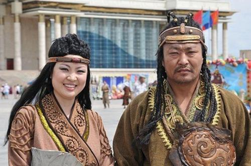 Национальные костюмы народов мира. 12 самых красивых национальных костюмов женщин в разных странах мира 02