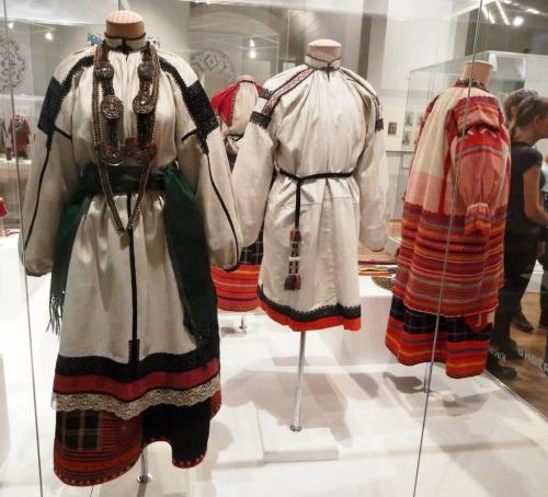 Национальные костюмы народов мира. 12 самых красивых национальных костюмов женщин в разных странах мира 15