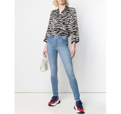 С чем носить обтягивающие джинсы. Что значит джинсы скинни и с чем их носить, модные и стильные образы