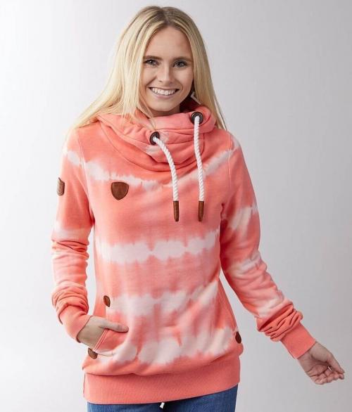 Стиль спорт-шик для женщин 40+. Как сочетать и что с чем носить