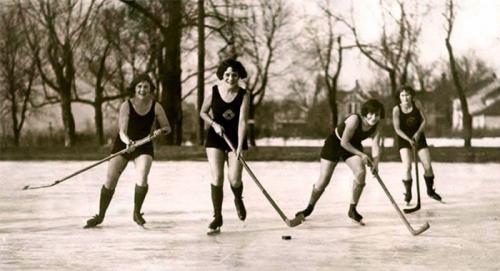 Спортивный стиль для женщин после 40 лет: 10 самых стильных образов 11 Спортивный стиль для женщин после 40 лет: 10 самых стильных образов 11