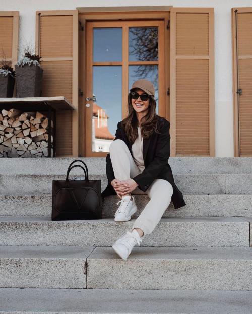 Спортивный стиль для женщин после 40 лет: 10 самых стильных образов 01 Спортивный стиль для женщин после 40 лет: 10 самых стильных образов 01