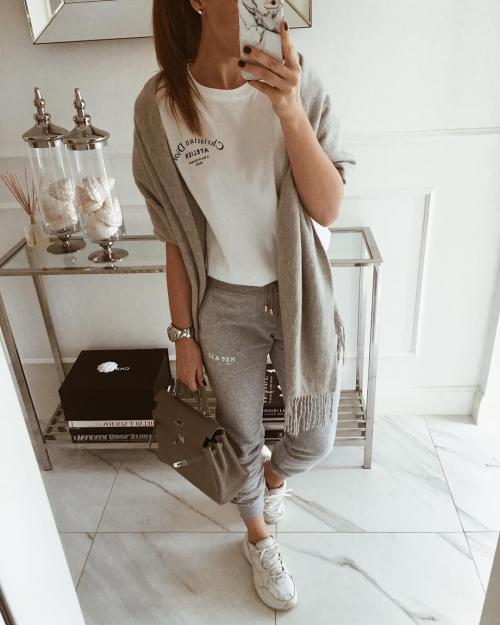 Sport casual 2022 для женщин 40-50 лет. Sport casual для женщин 40-50 лет: самые гармоничные луки