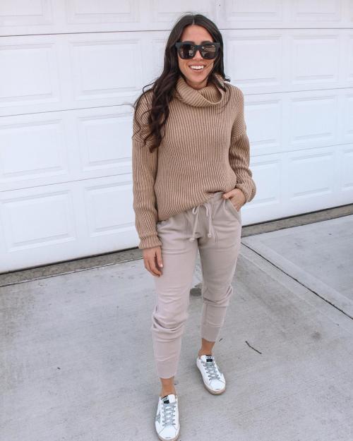 Sport casual 2022 для женщин 40-50 лет. Sport casual для женщин 40-50 лет: самые гармоничные луки