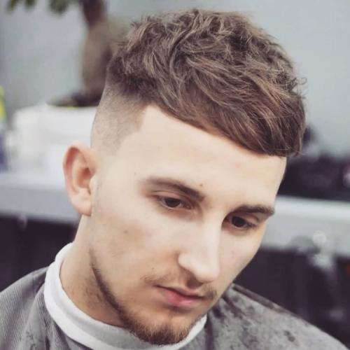 Как убрать торчащие волосы по бокам. Мужские стрижки с выбритыми висками с названиями и примерами