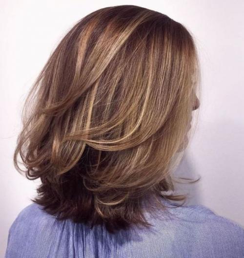 Много коротких волос по всей длине. Стрижки слоями