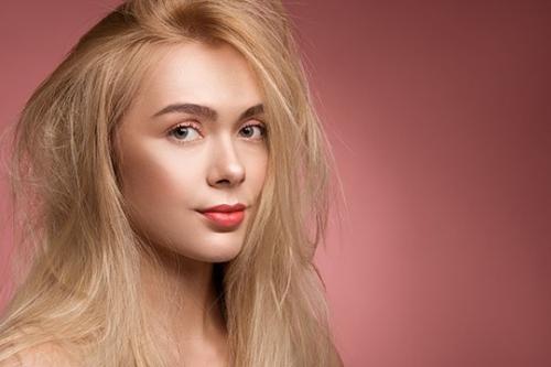 Как убрать пушистость волос у корней. Почему пушатся волосы после мытья?