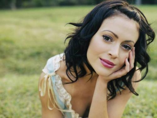 Стрижки на пушистые волосы. Что необходимо знать о волнистых волосах? 06 Стрижки на пушистые волосы. Что необходимо знать о волнистых волосах? 06