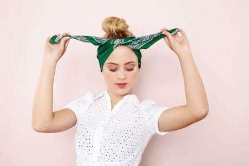 Низкий пучок на средние волосы. 18 легких и быстрых способов сделать пучок на средние волосы