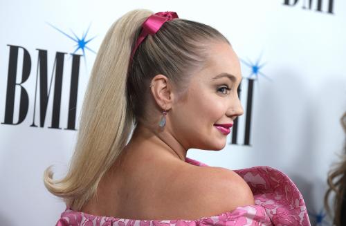 Линия роста волос это. Линия роста волос на лбу у женщин: виды и 10 способов коррекции