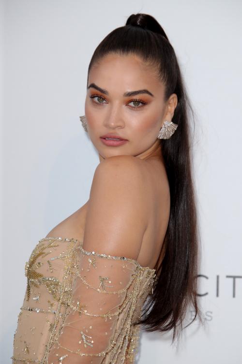 Линия роста волос это. Линия роста волос на лбу у женщин: виды и 10 способов коррекции