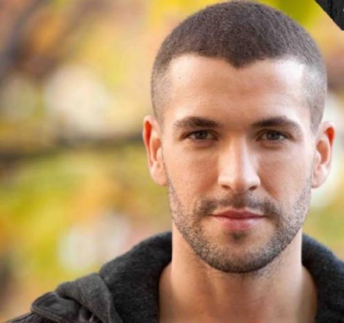 Стрижка затылка мужская. 24 мужские стрижки 2021-2022 года — модные тенденции, фото.