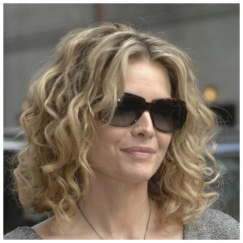 Укладка на средние волосы. Локоны