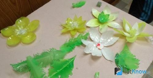 Костюмы из подручных материалов своими руками. Одежда для утренника из мусорных пакетов 21 Костюмы из подручных материалов своими руками. Одежда для утренника из мусорных пакетов 21