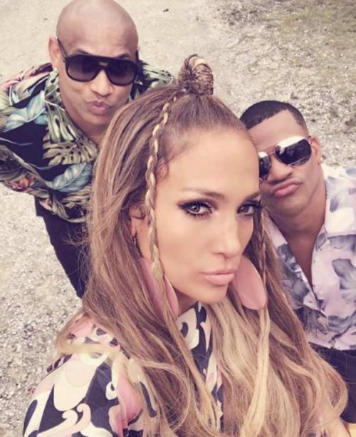 Какие прически предпочитает использовать Дженнифер Лопес. Стильные прически Дженнифер Лопес: фото