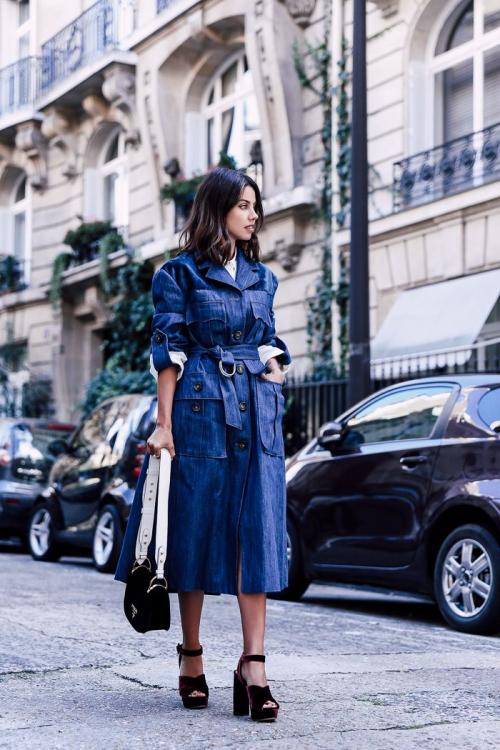 Джинсовое платье 2022. Модное джинсовое платье 2022 года с фото