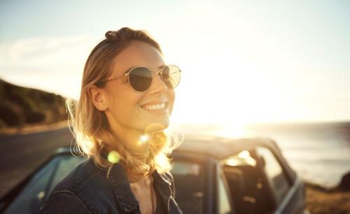 Какие бренды солнцезащитных очков будут популярны в 2024 году. Как найти свою форму?