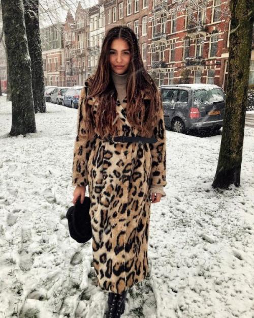 Что модно носить осенью 2022 года женщинам. Главные особенности осенне-зимней моды 2022-2023 17 Что модно носить осенью 2022 года женщинам. Главные особенности осенне-зимней моды 2022-2023 17