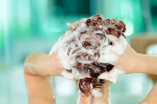Как правильно мыть голову. Как часто можно (и нужно!) мыть волосы?