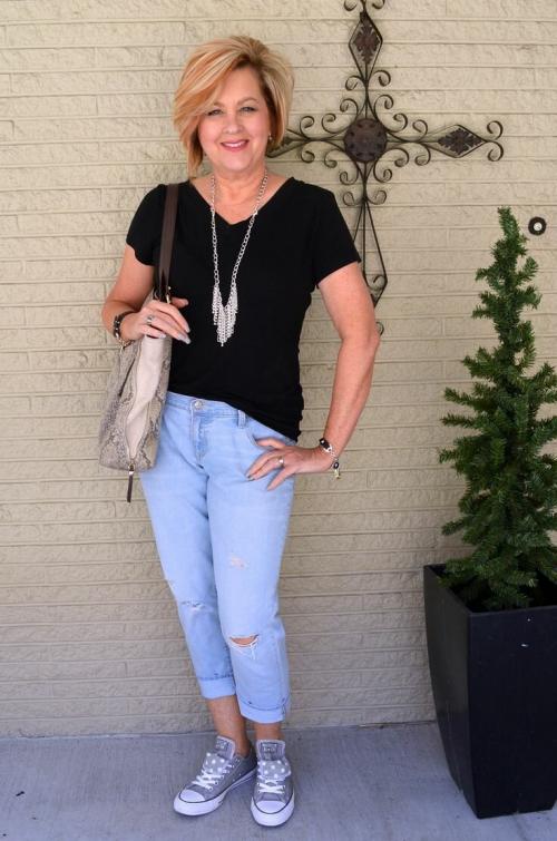 Как выглядеть женственно в джинсах. 14 женственных образов в джинсах