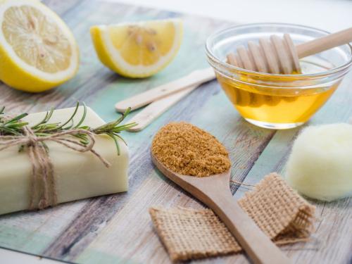 Маски с медом для лица от морщин. Как сделать омолаживающие маски для лица с медом 01 Маски с медом для лица от морщин. Как сделать омолаживающие маски для лица с медом 01