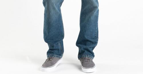 Какие туфли носить с джинсами мужчинам. Какую обувь носить с джинсами мужчинам, учитывая сезон?