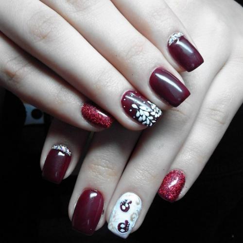 Красивые и стильные: втирка на бордовых ногтях 02 Красивые и стильные: втирка на бордовых ногтях 02