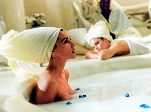 Какие были самые опасные ритуалы красоты, которые использовала Клеопатра. Рекомендуем