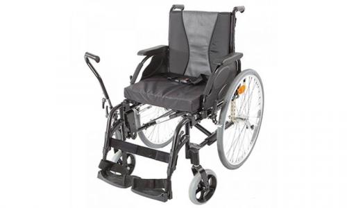 Выбираем кресла для пожилых людей на колесах: основные характеристики и функции 07