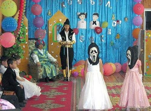 Идеи новогодних костюмов для детей. 30 смешных и странных детских новогодних костюмов