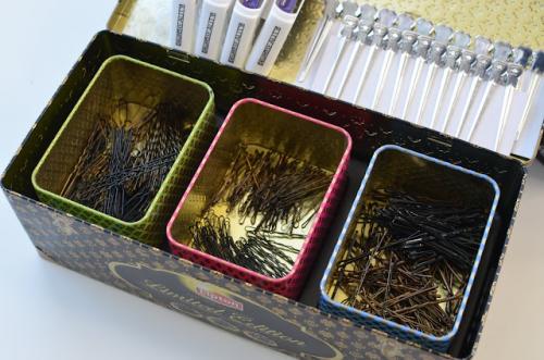 Какие инструменты нужны для заколотки волос средней длины. Что нужно купить стилисту по причёскам?