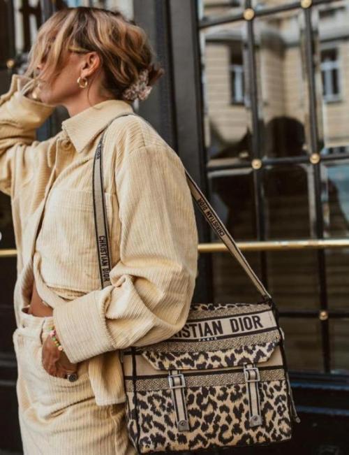 Стильные прически с крабиком для тонких волос: как сделать выбор 05 Стильные прически с крабиком для тонких волос: как сделать выбор 05