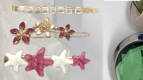 Как использовать заколку для волос. Как одевать заколки-зажимы. Полезная инструкция