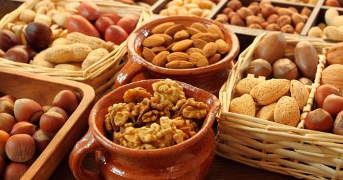 В каком твороге кальция больше. Для диеты только обезжиренный? Так как же выбрать творог для правильной диеты? Сначала важно понять, как его разделяют по степени жирности: 03 В каком твороге кальция больше. Для диеты только обезжиренный? Так как же выбрать творог для правильной диеты? Сначала важно понять, как его разделяют по степени жирности: 03