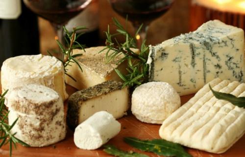 В каком продукте больше всего кальция. Кальций в молочных продуктах: таблица содержания на 100 г.