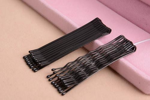 Как удержать прическу с заколками по бокам на протяжении всего дня. Прическа с невидимками по бокам на средние, длинные, короткие волосы