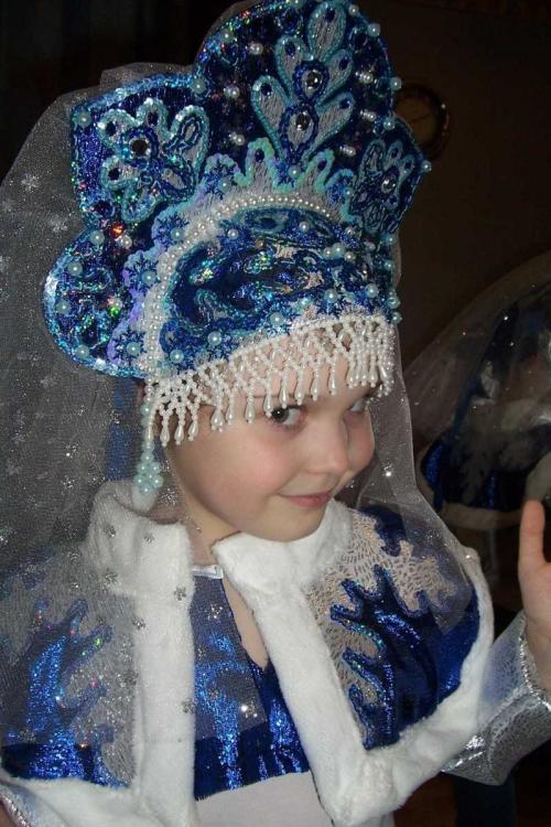 Костюм волшебницы для девочки своими руками. Костюм для девочки своими руками: выкройки, пошаговая инструкция. 85 фото примеров создания костюма белоснежки, снежинки, «Ангелочка», феи, кошки, снегурочки