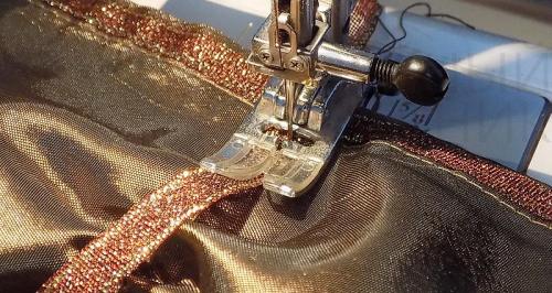 Костюм волшебницы для девочки своими руками. Костюм для девочки своими руками: выкройки, пошаговая инструкция. 85 фото примеров создания костюма белоснежки, снежинки, «Ангелочка», феи, кошки, снегурочки 33