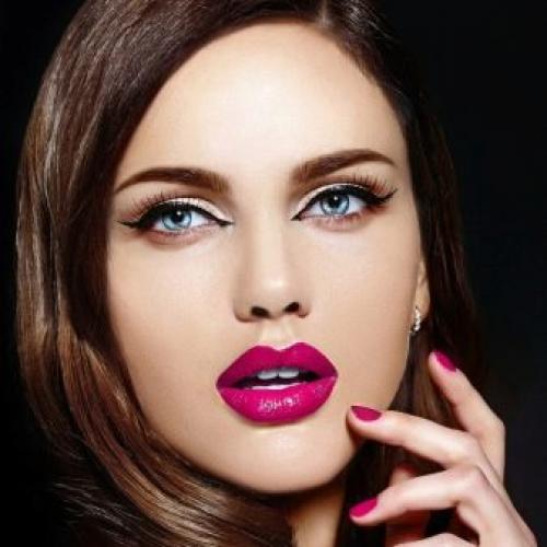 Макияж глаз с темной помадой. Макияж и образы: темная помада для брюнеток 12