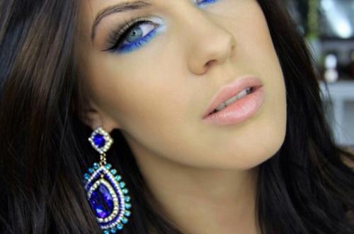 Макияж глаз с темной помадой. Макияж и образы: темная помада для брюнеток 06