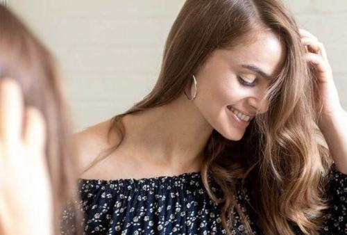 Как сохранить прическу с заколками на всю день. Укладка волос дома: как продлить жизнь прическе