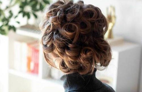 Как сохранить прическу с заколками на всю день. Укладка волос дома: как продлить жизнь прическе