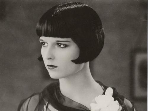 Узнайте 10 секретов красоты Клеопатры, чтобы быть такой же красивой, как царица Египта 15 Узнайте 10 секретов красоты Клеопатры, чтобы быть такой же красивой, как царица Египта 15